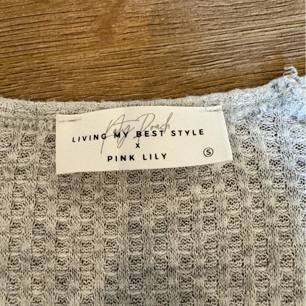 Pink Lily Light Gray Scoop Neck Ribbed Long Sleeve Top - Picture 4 of 5
